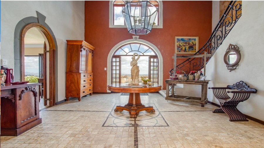 6 Bedroom Property for Sale in Devonvallei Western Cape